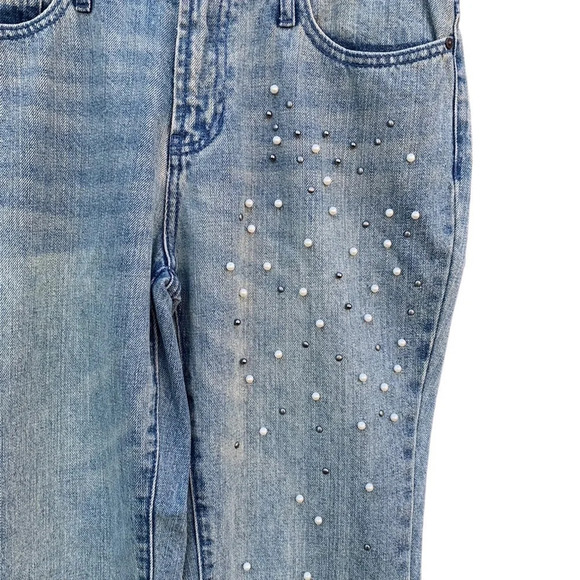 Who What Wear women's size 6 light washed jeans with pearls - Picture 5 of 5